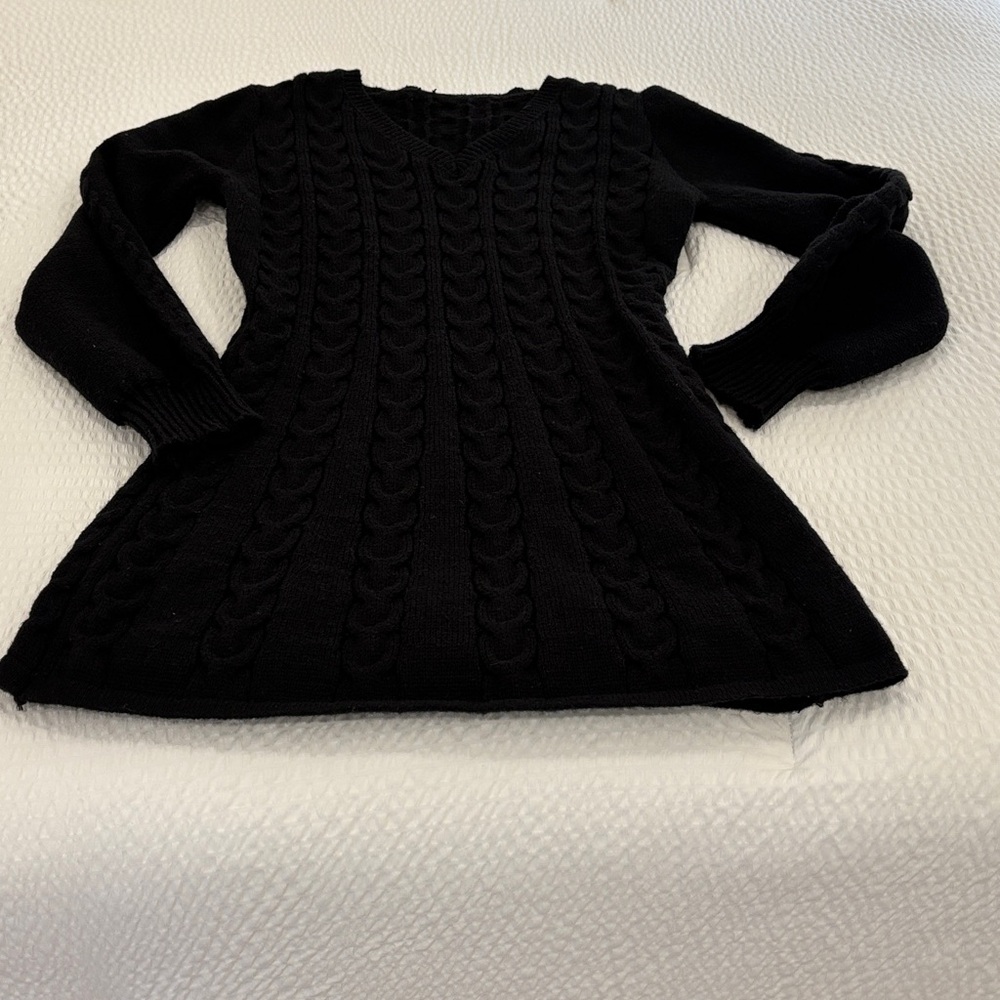 Black Cable Knit Women's Sweater dress/tunic women’s size small runs a tab big
